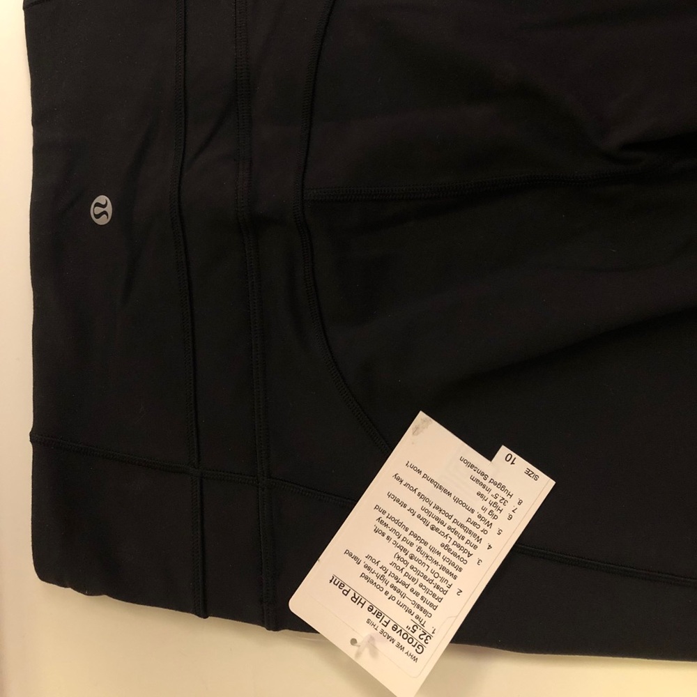 BLACK GROOVE FLARE PANTS 32.5” LULULEMON SIZE 10🌈